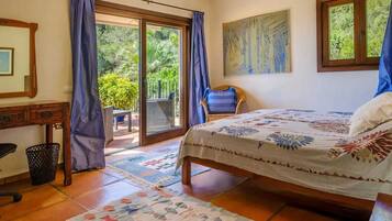 5 chambres, fer et planche à repasser, Wi-Fi gratuit, draps fournis