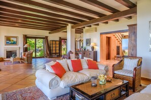 TV, fireplace, DVD player, ping pong - Fantastic Luxury Villa with Guest House, Wi-Fi, Pool, Garden, and Stunning Sea Views (Santa Eulalia del Río)