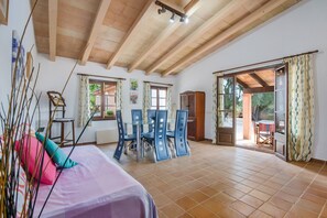 Dining - Fantastic Finca with Pool, Garden, Terraces, Air Conditioning & Wi-Fi; Parking Available (Artá)