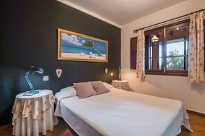 5 Schlafzimmer, Bügeleisen/Bügelbrett, kostenloses WLAN, Bettwäsche