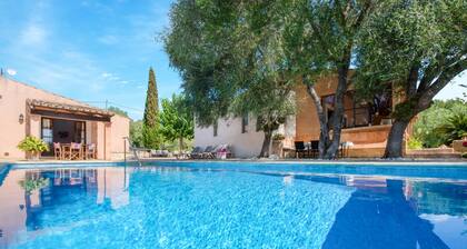 Fantastic Finca with Pool, Garden, Terraces, Air Conditioning & Wi-Fi; Parking Available