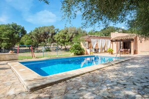 Pool - Fantastic Finca with Pool, Garden, Terraces, Air Conditioning & Wi-Fi; Parking Available (Artá)