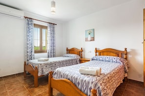 6 Schlafzimmer, Bügeleisen/Bügelbrett, kostenloses WLAN, Bettwäsche