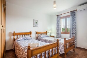 6 Schlafzimmer, Bügeleisen/Bügelbrett, kostenloses WLAN, Bettwäsche