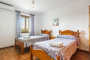6 Schlafzimmer, Bügeleisen/Bügelbrett, kostenloses WLAN, Bettwäsche