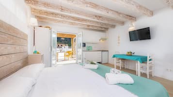 1 bedroom, iron/ironing board, free WiFi, bed sheets