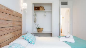 1 slaapkamer, een strijkplank/strijkijzer, gratis wifi, beddengoed