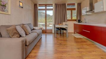 Télévision, table de tennis de table