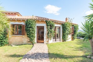 Exterior - Villa "Nicola" with Private Pool and Beautiful Sea View (Olbia)