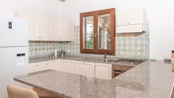 Réfrigérateur, four, plaque de cuisson, lave-vaisselle