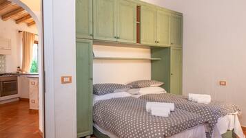 3 chambres, fer et planche à repasser, Wi-Fi gratuit, draps fournis