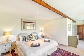 1 bedroom, iron/ironing board, free WiFi, bed sheets - Vacation Home "La Petite Maison" at the Vineyard (Villeneuve de Duras)