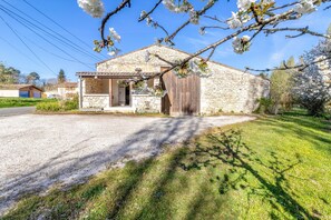 Exterior - Vacation Home "La Petite Maison" at the Vineyard (Villeneuve de Duras)