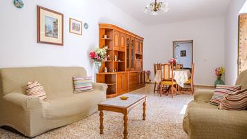 Télévision, cheminée