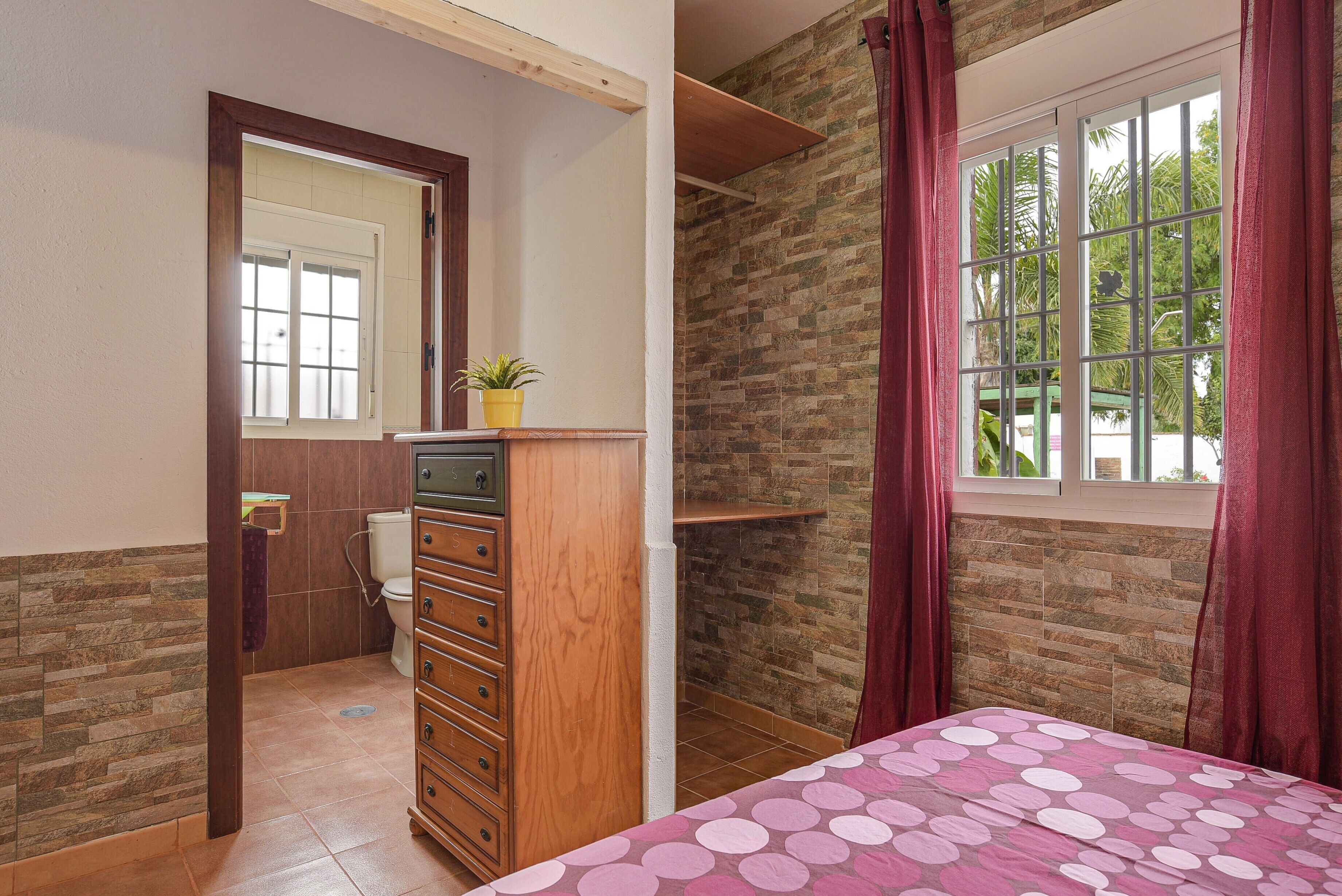 1 bedroom, free WiFi, bed sheets