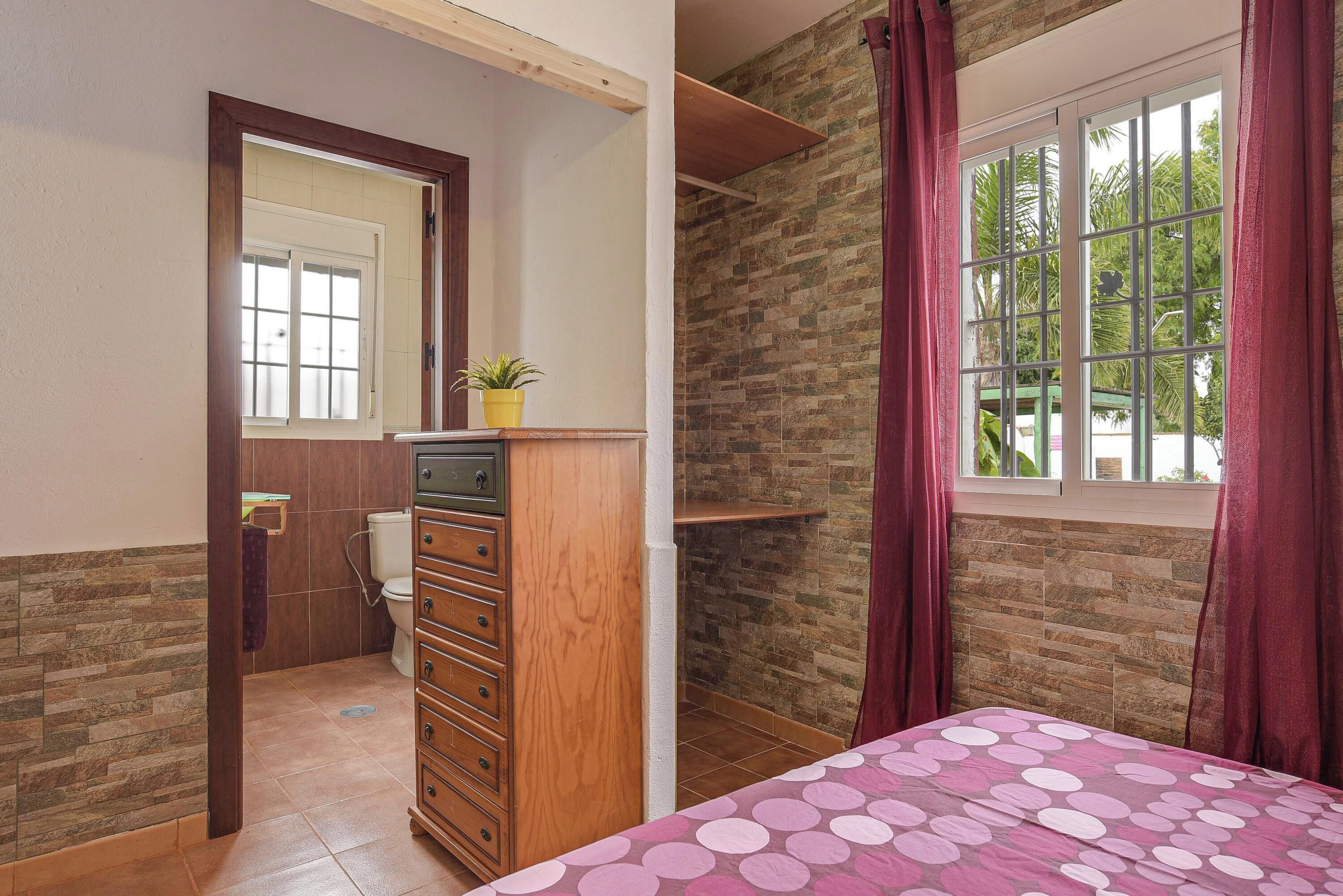 1 bedroom, free WiFi, bed sheets