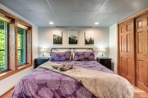 5 bedrooms, iron/ironing board, travel crib, free WiFi