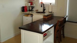 Luxury Room | Private kitchenette