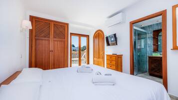 3 bedrooms, iron/ironing board, bed sheets