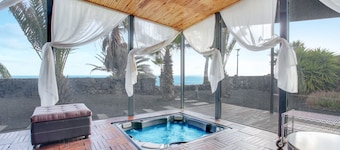 Villa de luxe Abaego avec piscine chauffée et spa privé