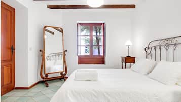 2 chambres, fer et planche Ă repasser, Wi-Fi gratuit, draps fournis