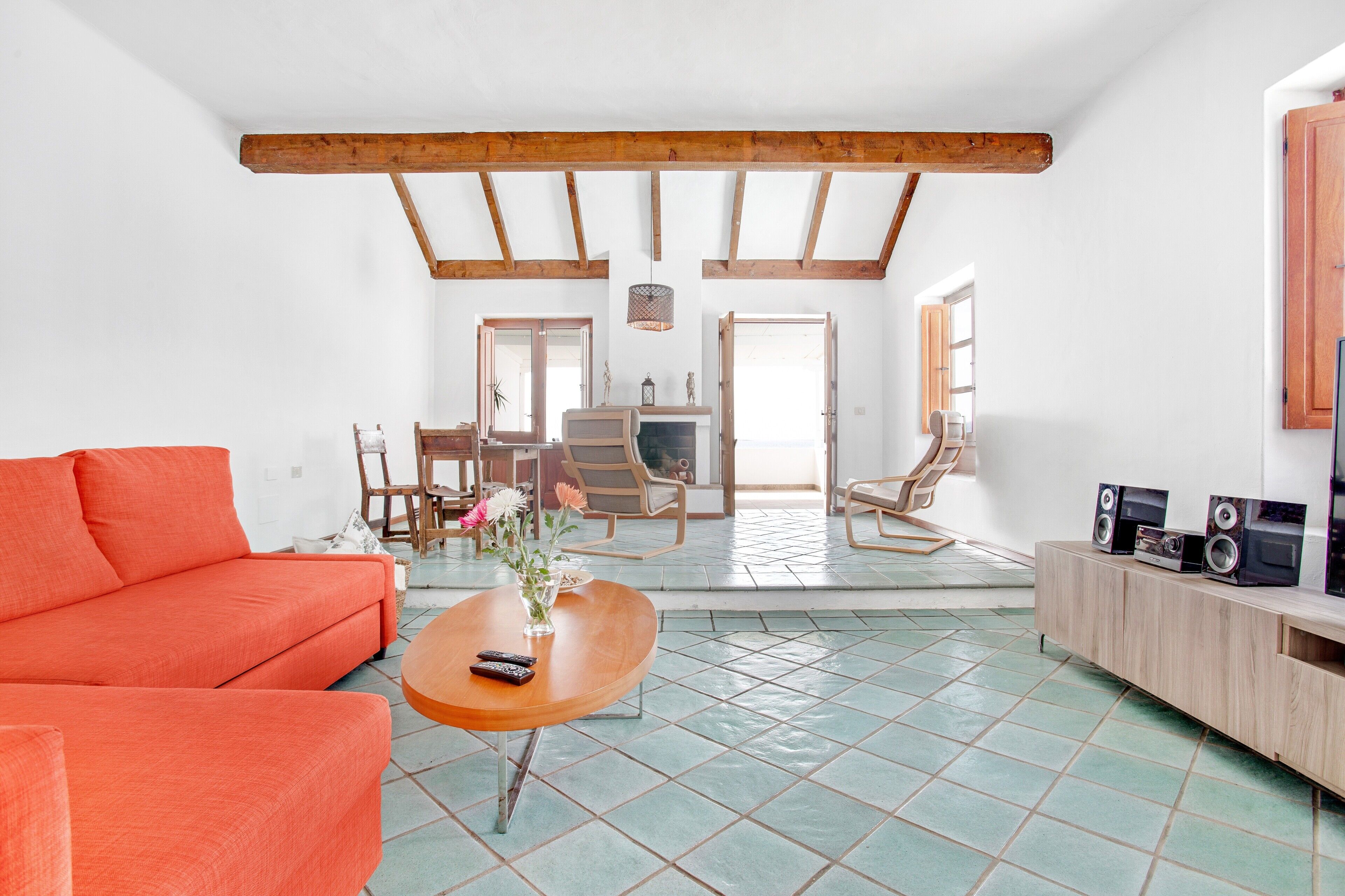 Fernseher, Kamin, DVD-Player, Stereoanlage