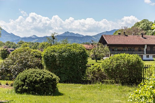 Rustic Apartment "Heinrich" with Terrace & Wi-Fi
