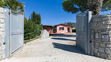 Enceinte de lâhĂ©bergement