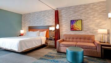 Studio, 1 King Bed, Accessible, Bathtub | Living area