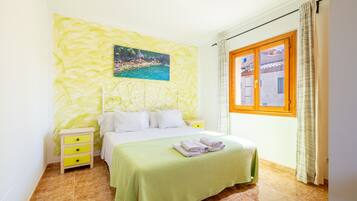 2 Schlafzimmer, BĂŒgeleisen/BĂŒgelbrett, kostenloses WLAN, BettwĂ€sche