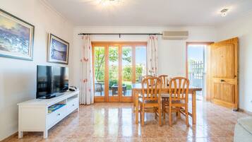 Fernseher, Stereoanlage