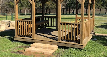 Little Creek Ranch- "Home-Away-from-Home"