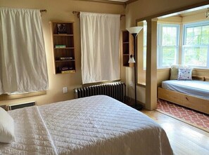 4 Schlafzimmer, Schreibtisch, Bügeleisen/Bügelbrett, WLAN