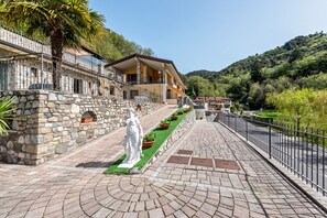 Property grounds - Apartment “Residence Tatiana B3” with Pool, Terrace (Tremosine)