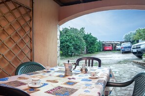 Outdoor dining - Holiday Apartment "Runcina 2" with Sea View in Green Landscape (san teodoro)