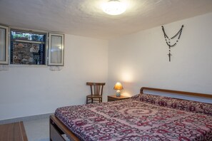 1 bedroom, iron/ironing board, bed sheets