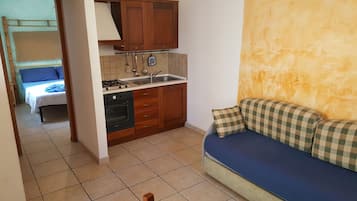 1 bedroom, bed sheets