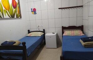 Family Room | Laptop workspace, soundproofing, iron/ironing board, free WiFi - Quarto perto do Aeroporto (Guarulhos)