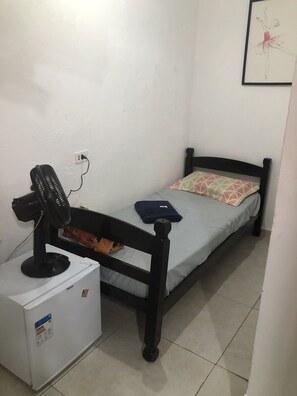 Single Room | Laptop workspace, soundproofing, iron/ironing board, free WiFi - Quarto perto do Aeroporto (Guarulhos)