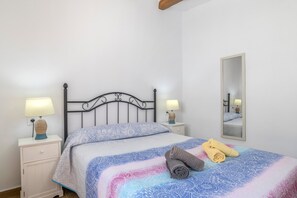 2 chambres, fer et planche à repasser, Wi-Fi gratuit, draps fournis