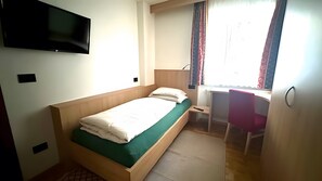 1 bedroom, free WiFi, bed sheets - Apartment near the ski slopes with Wi-Fi, garden and terrace (Corvara)