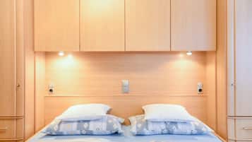 1 bedroom, free WiFi, bed sheets