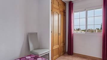 1 chambre, Wi-Fi gratuit, draps fournis