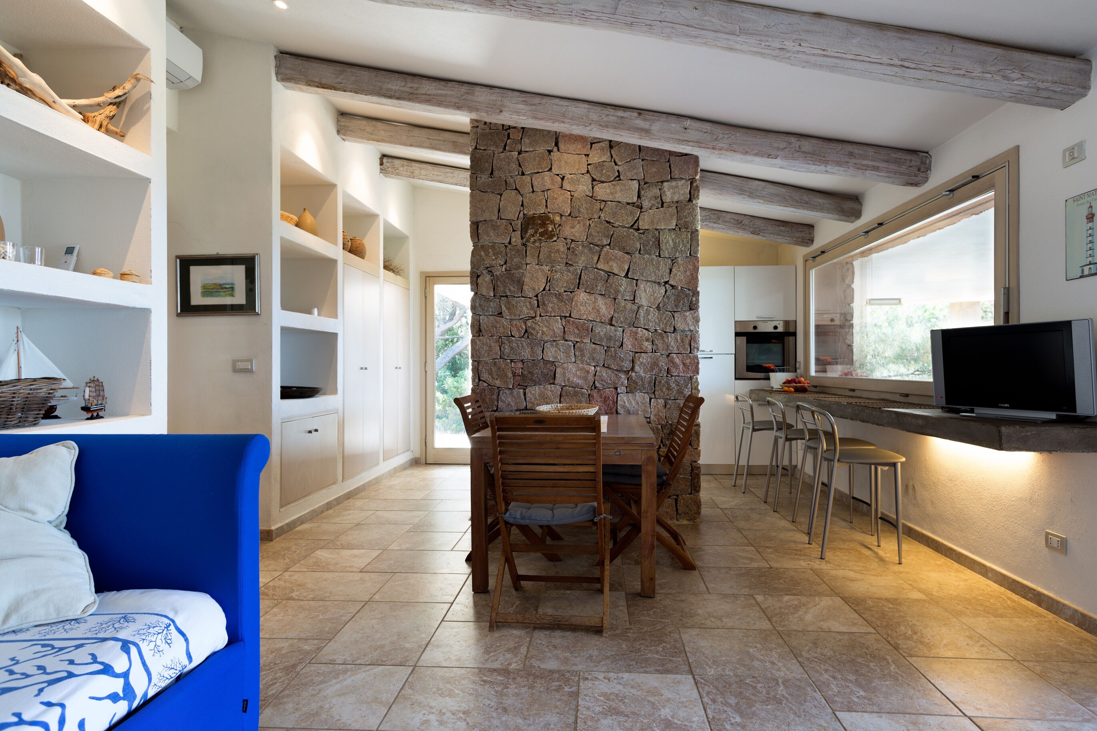 Télévision, cheminée