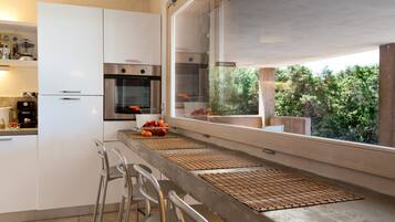 Réfrigérateur, four, plaque de cuisson, lave-vaisselle