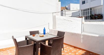 "Nicolas" Apartment for Families in Historic Center Near Beach with Terrace & Wi-Fi