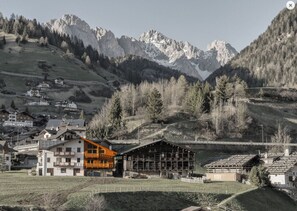 Exterior - Gorgeous Apartment Close to Ski Lifts with Wi-Fi, Parking and Garden (Selva)