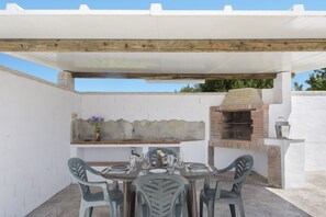 Outdoor dining - Comfortable Holiday Apartment "Loft Rural" with Terrace (El Soto)