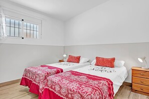 3 bedrooms, iron/ironing board, free WiFi, bed sheets - Comfortable Holiday Apartment "Loft Rural" with Terrace (El Soto)