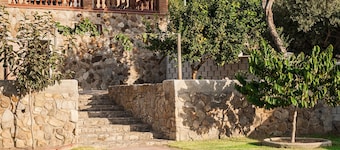 Casa de Piedra with magnificent 50 meter swimming pool.